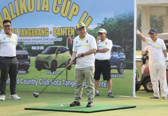 674e00c2fff436b9b5bde49948636374dprd-kota-tangerang-dukung-para-atlet-golf-dalam-walikota-cup-ii-674e00c2fff436b9b5bde49948636374
